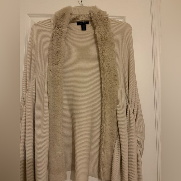 White House Black Market Faux Fur Cover Up - Picture 11 of 12